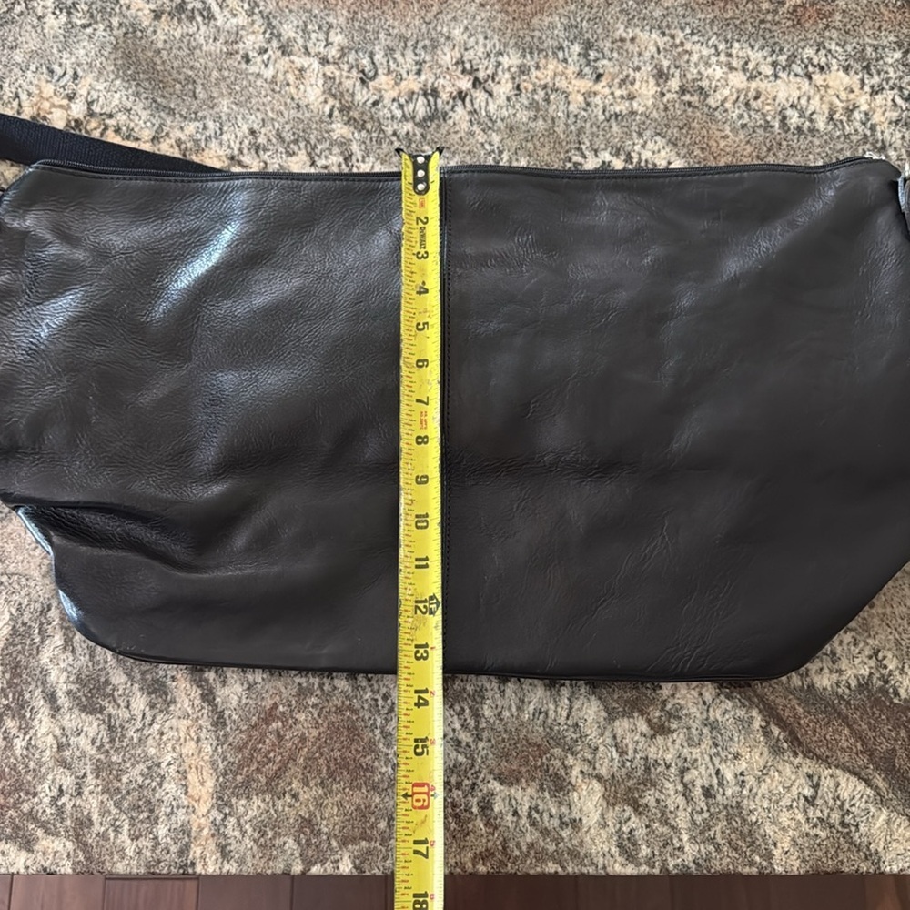 Made in Italy - Italian Leather Travel Shoulder Bag Bkack - Picture 6 of 7